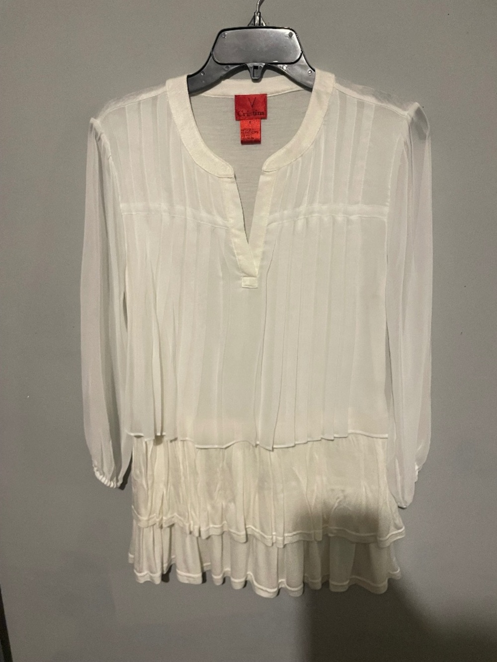 V Christina women’s size M white layered top